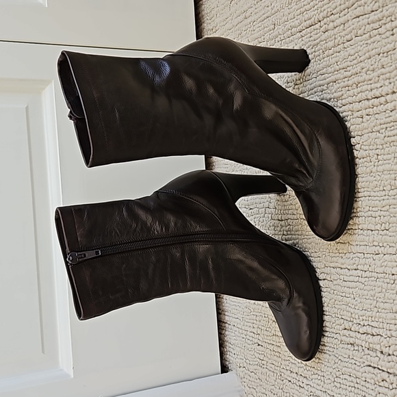 Marc Jacobs Leather Round Toe Booties - Picture 2 of 10